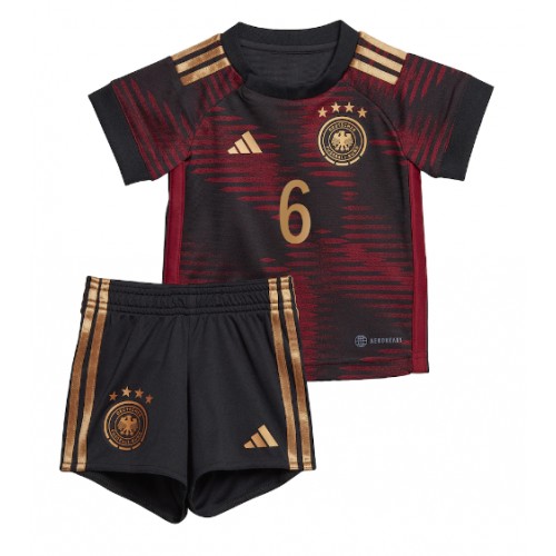 Tyskland Joshua Kimmich #6 Bortedraktsett Barn VM 2022 Kortermet (+ Korte bukser)